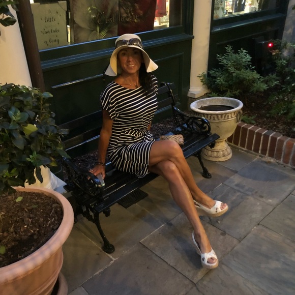 Meet your Posher, Kate - Picture 2 of 3